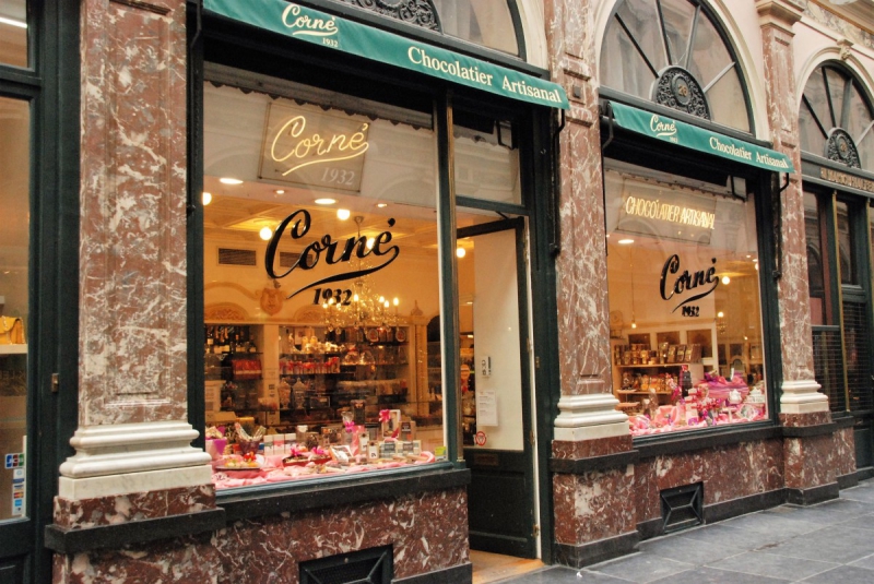 ecommerce-TOURTOUR-min_chocolate_chocolaterie_shop_luxury_chic_gallery_brussels_belgium-558146